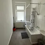 Apartament In Bei Leuna Mit Wlan & Terrasse Weißenfels