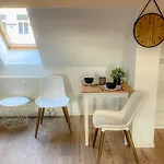 In Bei Leuna Mit Wlan & Terrasse Apartament *