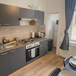 In Bei Leuna Mit Wlan & Terrasse Apartament Weißenfels
