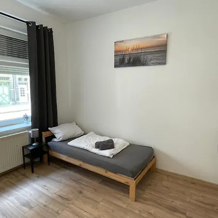 In Bei Leuna Mit Wlan & Terrasse Weißenfels