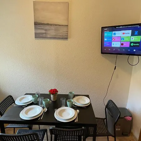 Appartement In Bei Leuna Mit Wlan & Terrasse