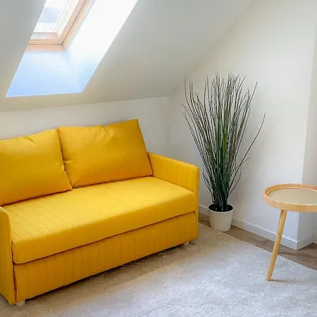 In Bei Leuna Mit Wlan & Terrasse *