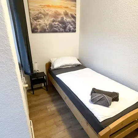 In Bei Leuna Mit Wlan & Terrasse * Weißenfels