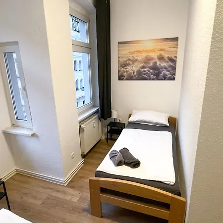 In Bei Leuna Mit Wlan & Terrasse * Weißenfels