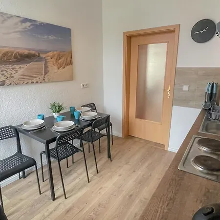 Apartment In Bei Leuna Mit Wlan & Terrasse Weissenfels
