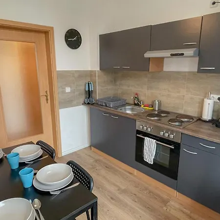 In Bei Leuna Mit Wlan & Terrasse Apartment Weissenfels