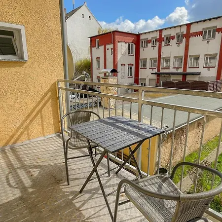 Apartment In Bei Leuna Mit Wlan & Terrasse *