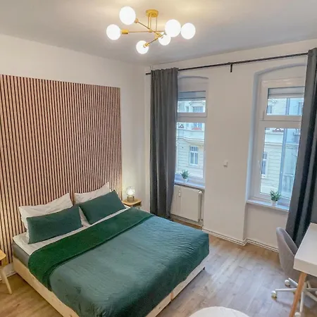 In Bei Leuna Mit Wlan & Terrasse アパート Weißenfels
