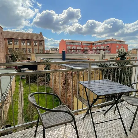 In Bei Leuna Mit Wlan & Terrasse Weißenfels