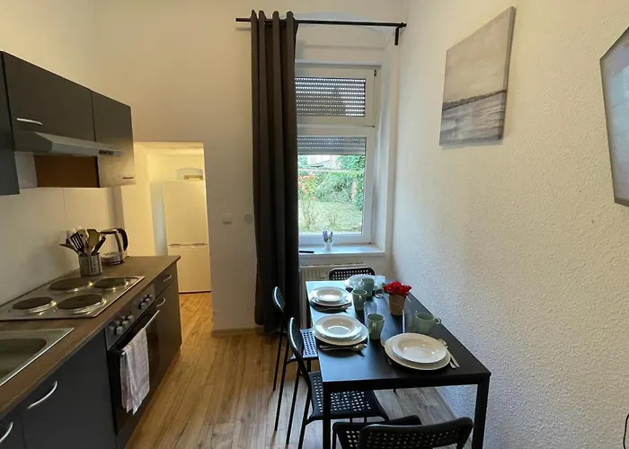 In Bei Leuna Mit Wlan & Terrasse Apartmán Weißenfels