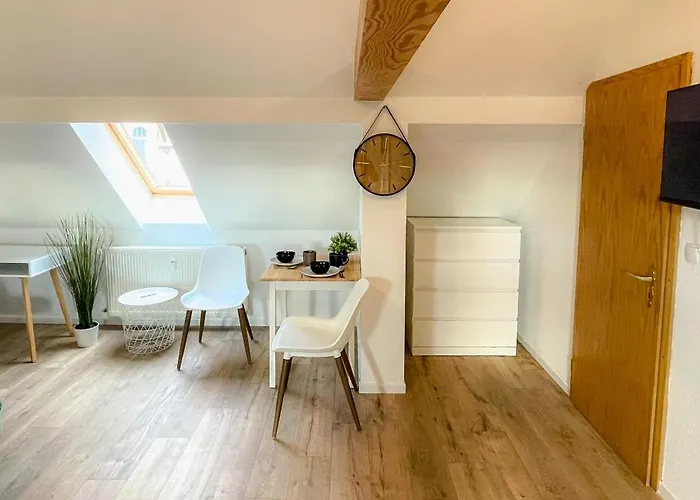 In Bei Leuna Mit Wlan & Terrasse Weißenfels