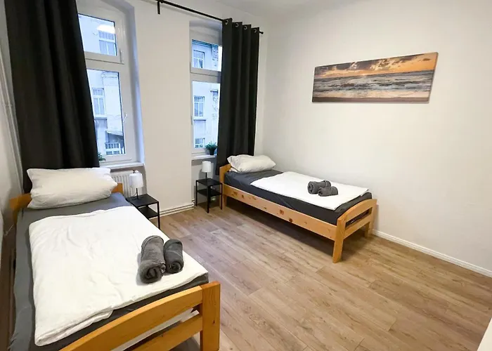 In Bei Leuna Mit Wlan & Terrasse