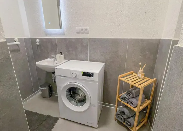 In Bei Leuna Mit Wlan & Terrasse * Weißenfels